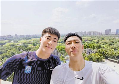 第49分钟，克里斯坦特冒顶，贝蒂亚门前停球后背身扫射，切利克解围没能阻挡皮球入网，塞尔维特1-1罗马！